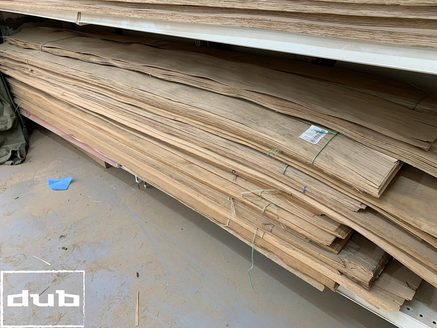Шпон строганый из дуба сорт - АВ 1500х80х0,6мм